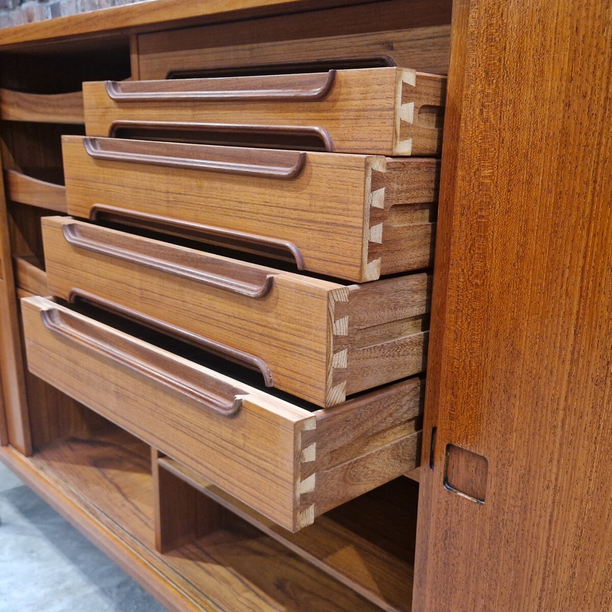 Very low teak vintage danish sideboard, ideal flat screen cabinet, 2 sliding doors, 6 drawers