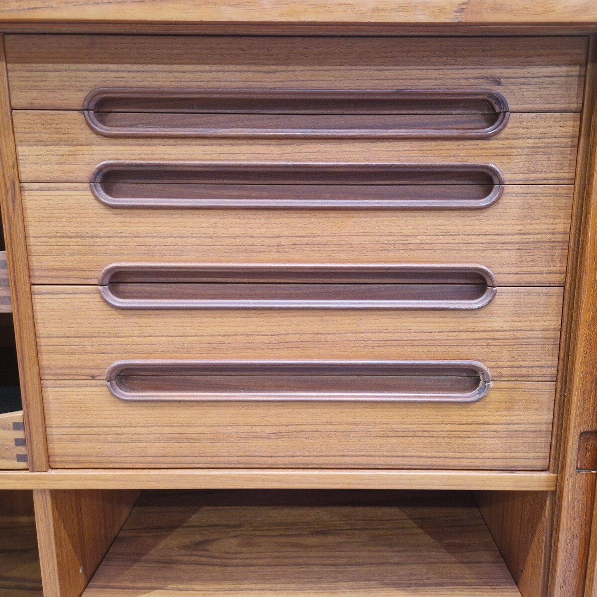 Very low teak vintage danish sideboard, ideal flat screen cabinet, 2 sliding doors, 6 drawers