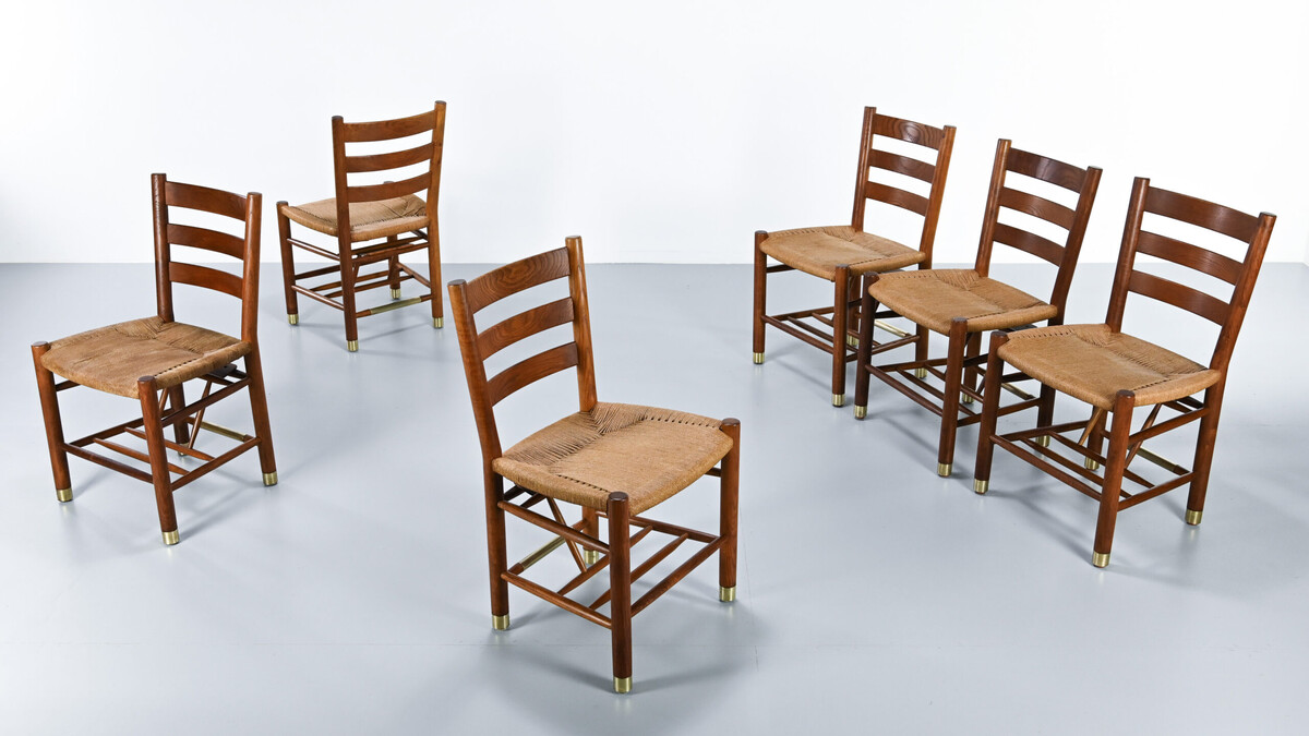 Viggo Hardie-Fischer, set of 6 Danish “Church Chairs” in oak for Sorø Møbelfabrik. 1950s