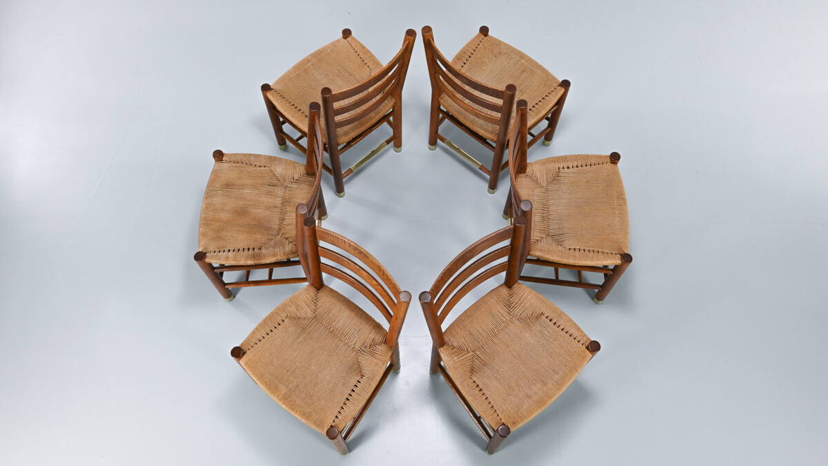 Viggo Hardie-Fischer, set of 6 Danish “Church Chairs” in oak for Sorø Møbelfabrik. 1950s