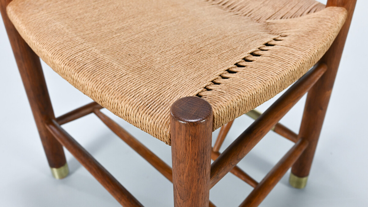 Viggo Hardie-Fischer, set of 6 Danish “Church Chairs” in oak for Sorø Møbelfabrik. 1950s