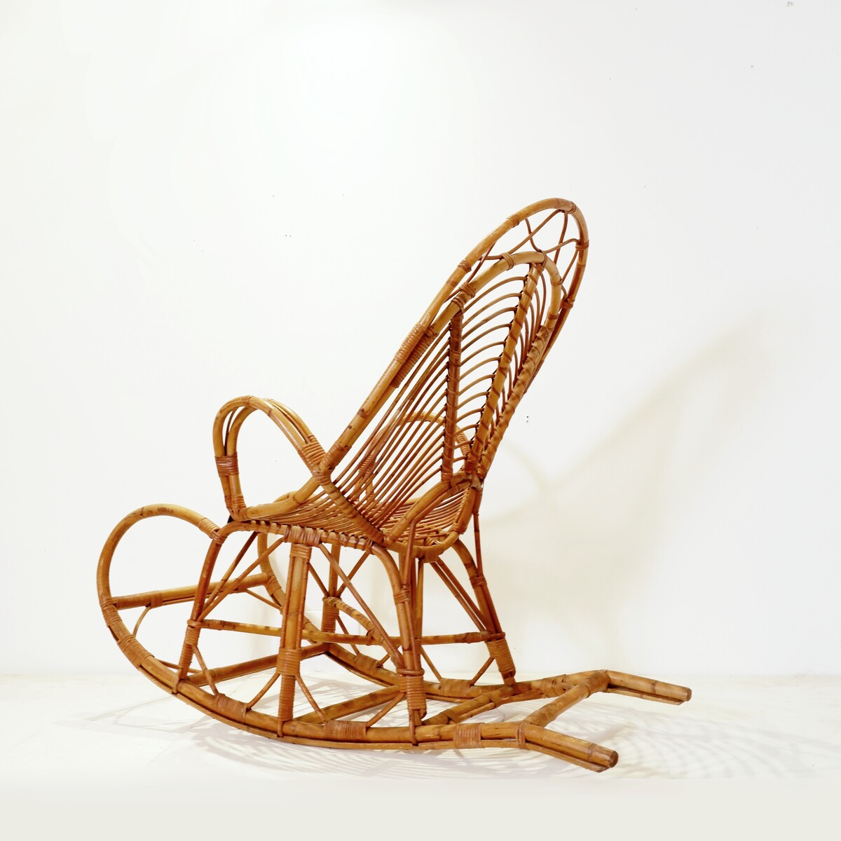 Vintage Rocking Chair in Curved Bamboo - 1950/60s