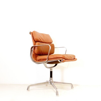 Vitra Soft Pad Office Chair EA 208 - New leather upholstery