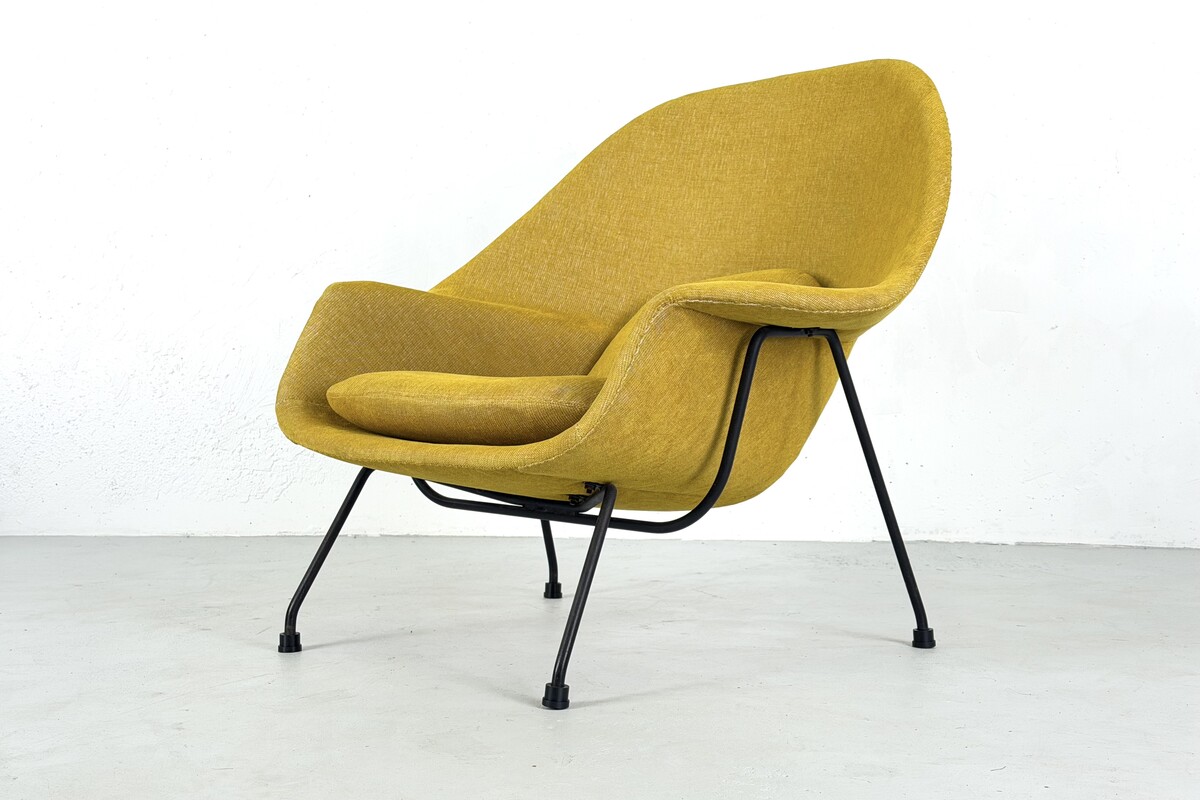 Womb chair by Eero Saarinen for Knoll International - 1950s